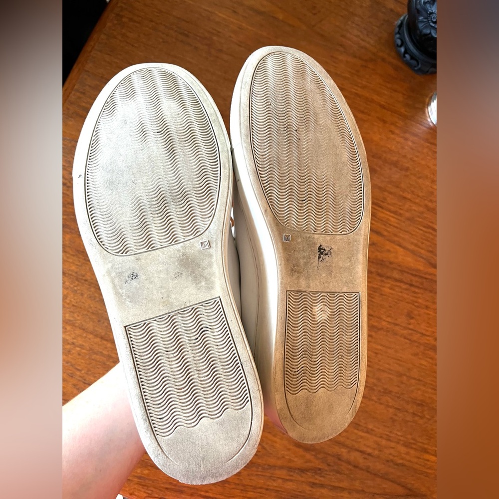 COMMON PROJECTS
Original Achilles Mid Sneakers in White. Size 38 Women’s. - Picture 8 of 9